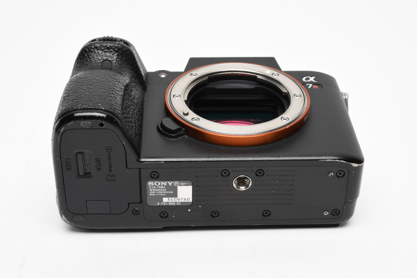 Sony A7R III Mirrorless Body, 75K Acts, Tested, Works great