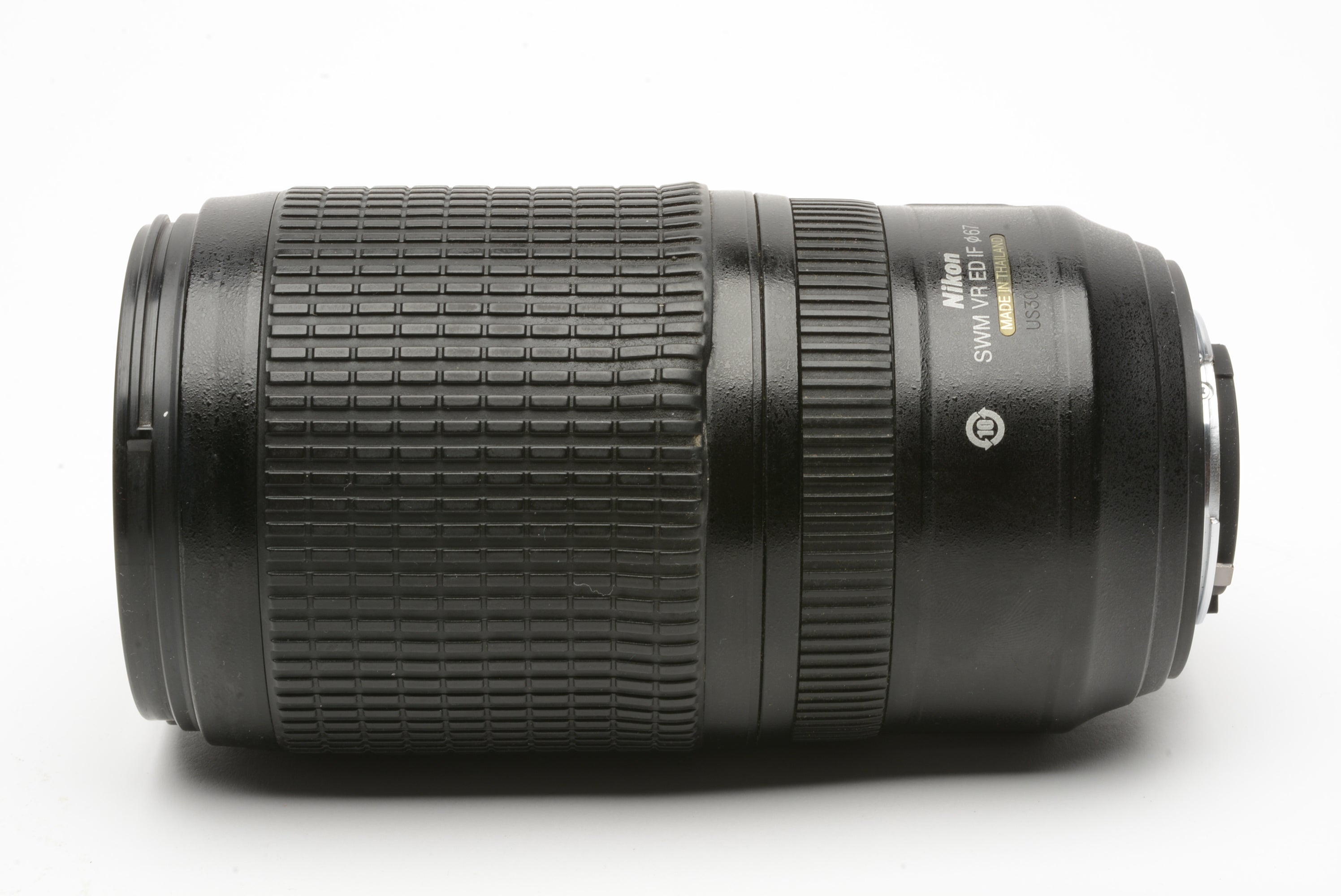 Nikon ED AF-S VR Nikkor 70-300mm f4.5-5.6 G FX lens, hood, caps