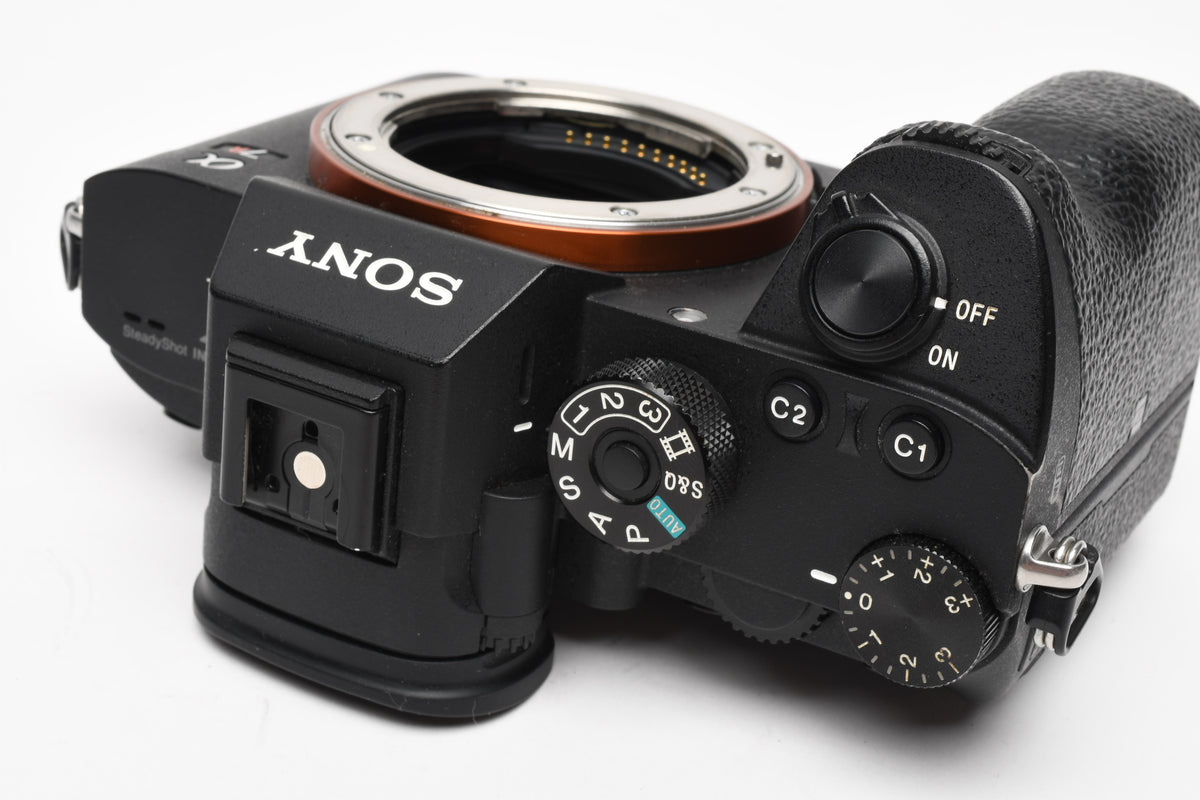 Sony A7R III Mirrorless Body, batt+charger, 9496 Acts, *Read