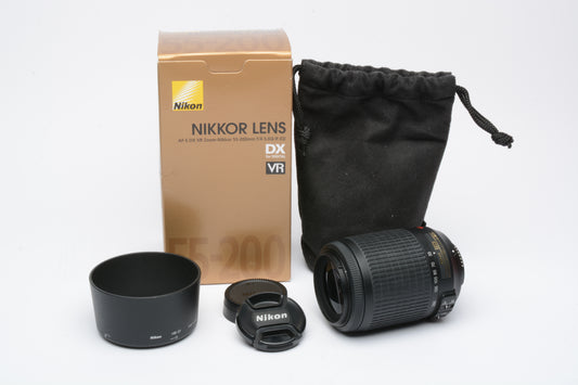 Nikon AF-S Nikkor 55-200mm f4-5.6G ED VR zoom lens, caps + hood, Mint