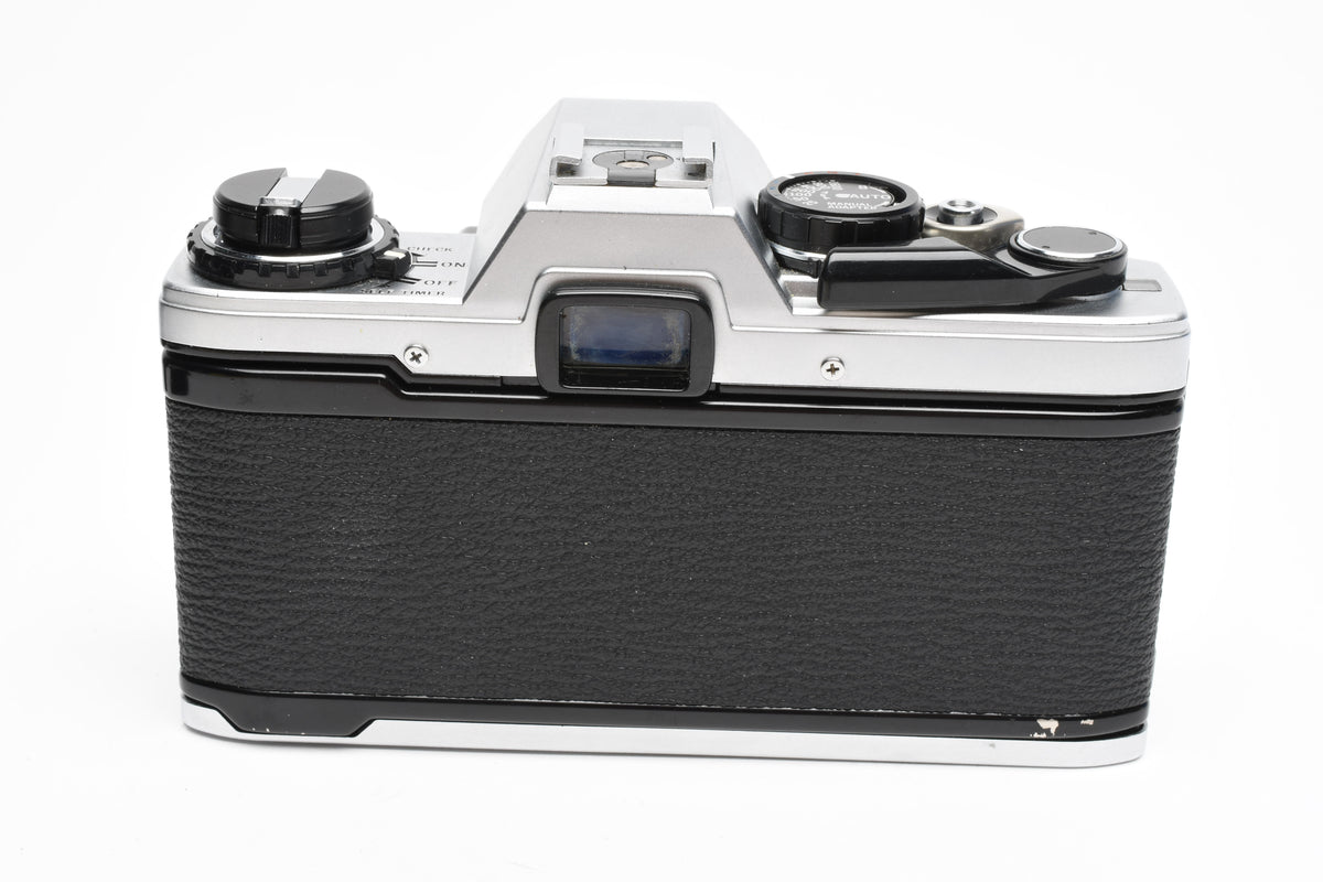 Olympus OM10 35mm SLR Body w/50mm f1.8 lens, Case, New seals, Great!