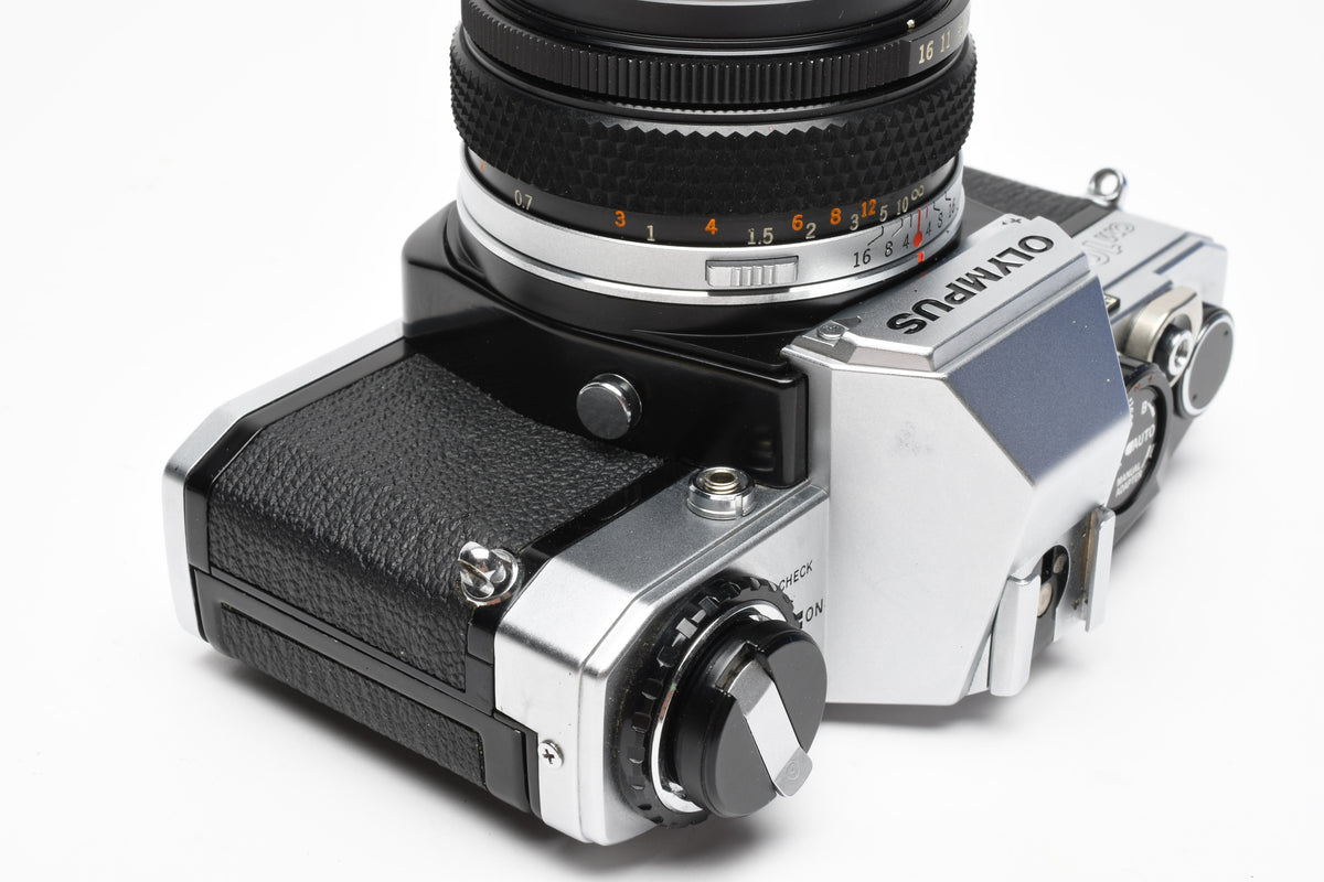 Olympus OM10 35mm SLR Body w/50mm f1.8 lens, Case, New seals, Great!