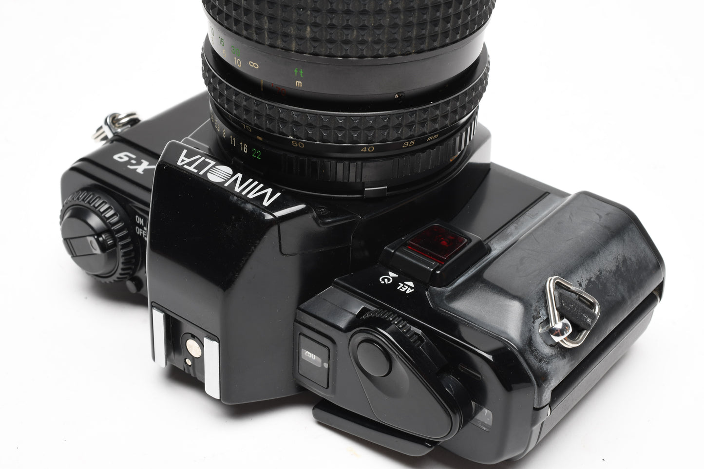Minolta X9 35mm SLR w/35-70mm f3.5 zoom lens, New seals, strap, Great!