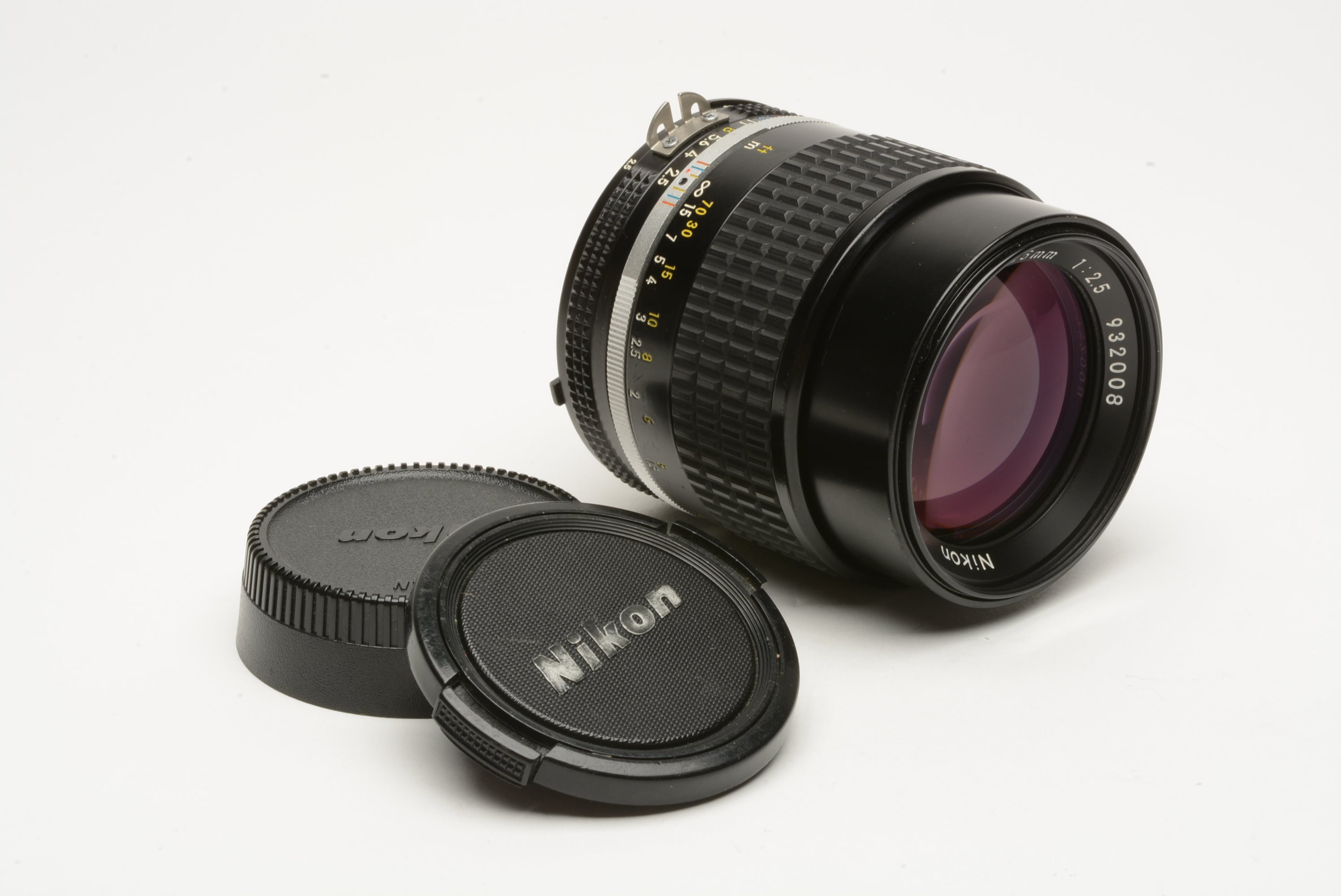 Nikon Nikkor 105mm f2.5 AI-s portrait lens, caps, Very sharp