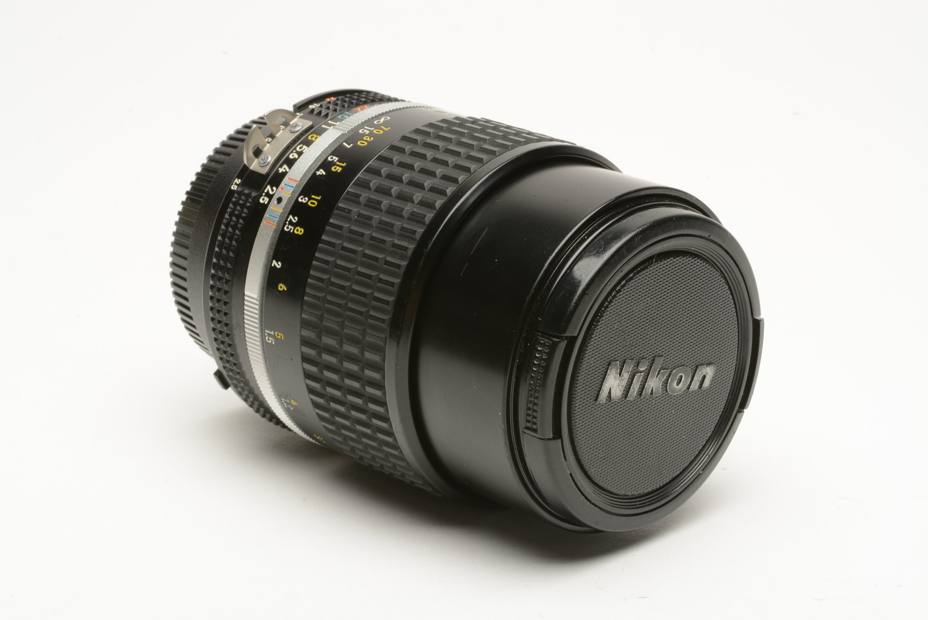 Nikon Nikkor 105mm f2.5 AI-s portrait lens, caps, Very sharp