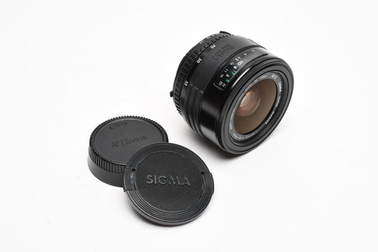 Sigma AF 35-70mm f3.5-4.5 for Nikon, Caps, Clean