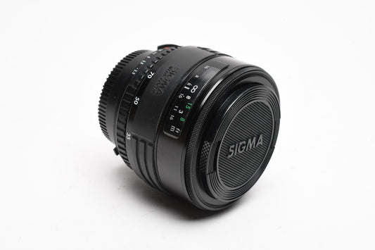 Sigma AF 35-70mm f3.5-4.5 for Nikon, Caps, Clean