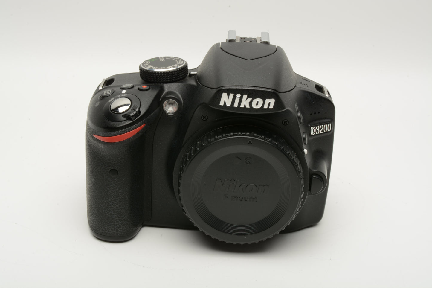 Nikon D3200 DSLR Body, batt+charger+strap 10,587 Acts, Tested