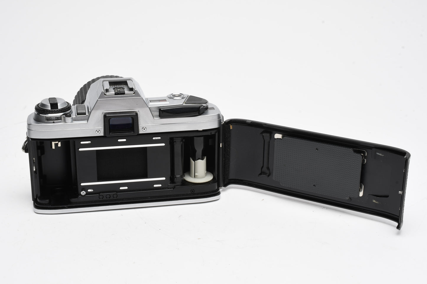 Minolta X370 35mm SLR w/35-75mm zoom, case, strap, tested