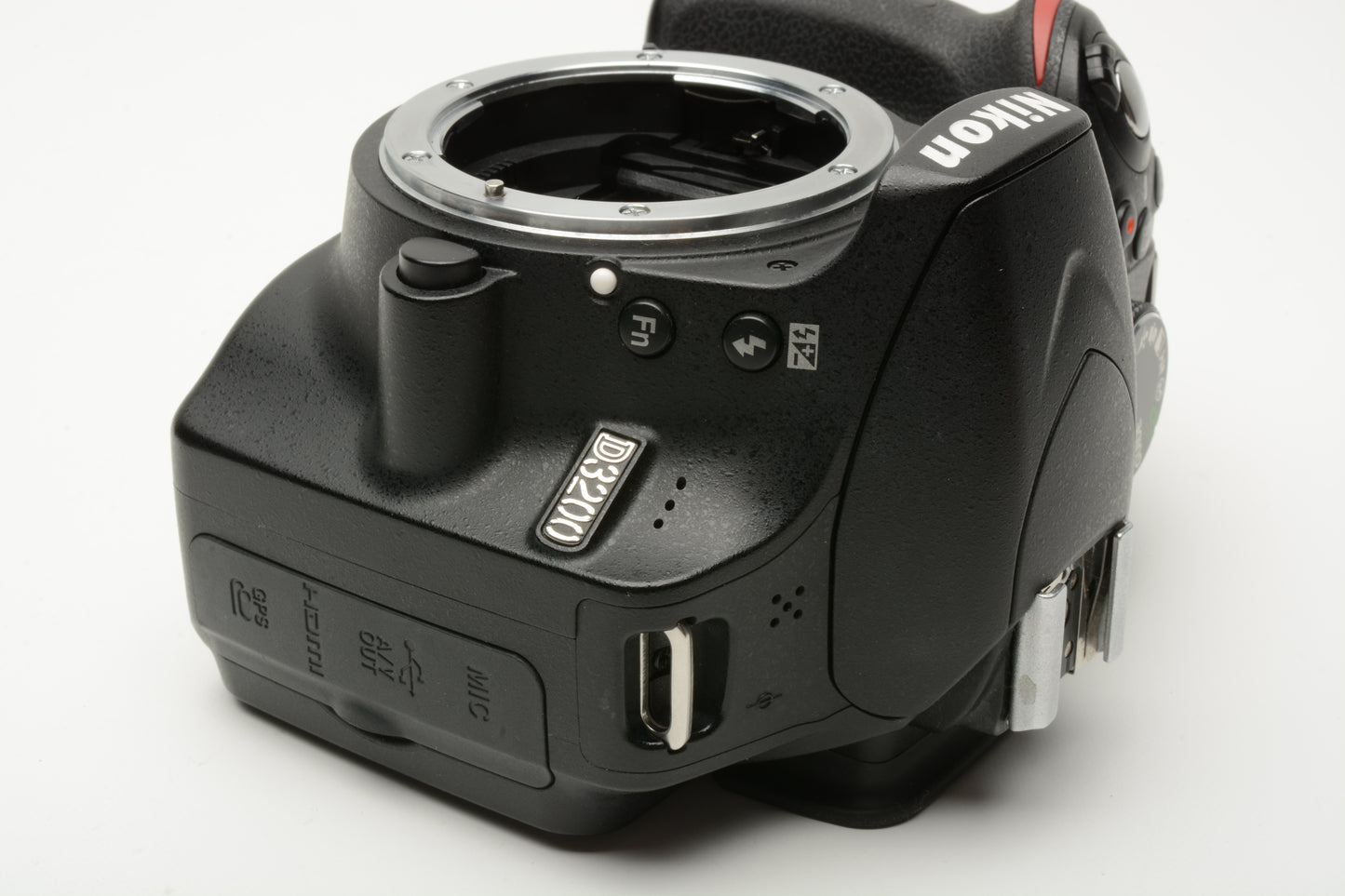 Nikon D3200 DSLR Body, batt+charger+strap 10,587 Acts, Tested