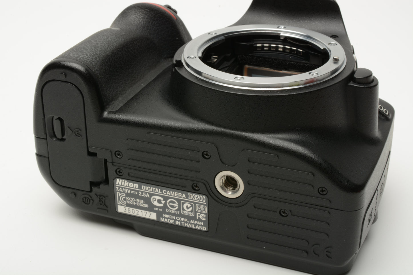 Nikon D3200 DSLR Body, batt+charger+strap 10,587 Acts, Tested