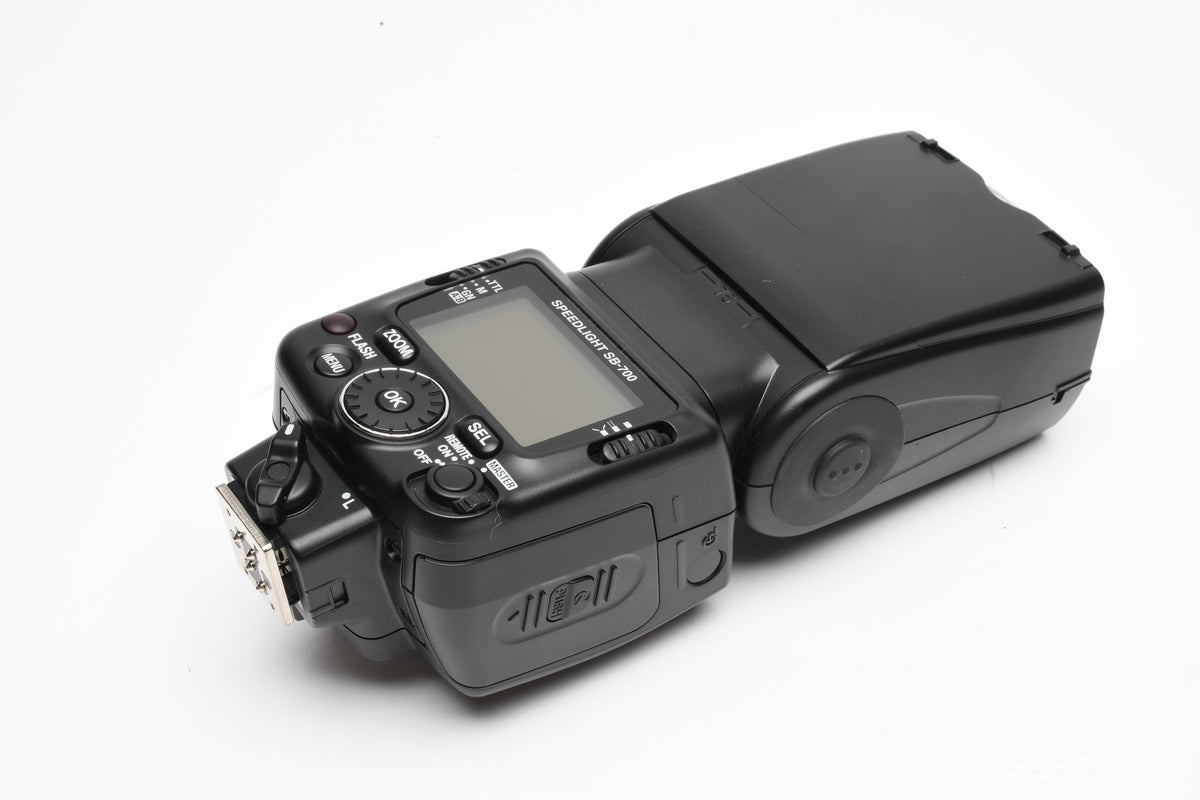 Nikon SB-700 Speedlight flash, filters, case, manual, stand, diffuser, Mint-
