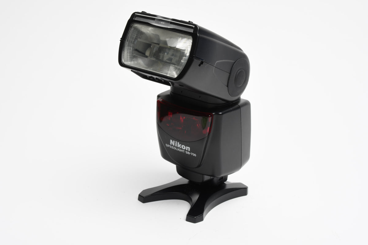 Nikon SB-700 Speedlight flash, filters, case, manual, stand, diffuser, Mint-