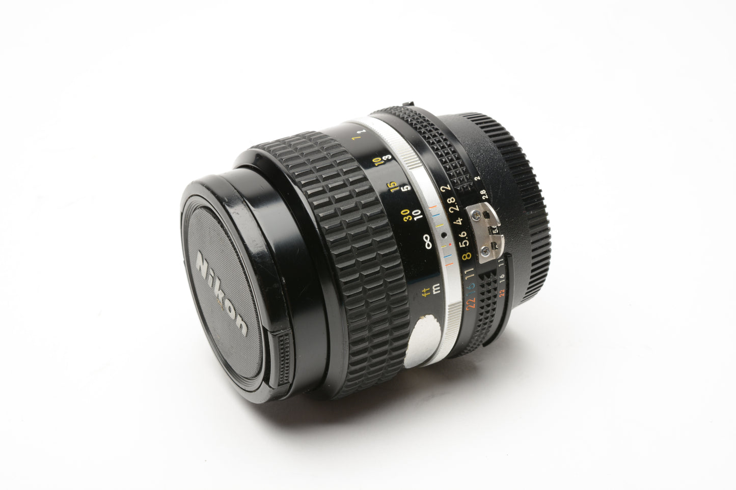 Nikon Nikkor 85mm f2 AI-S prime lens w/Caps, Sharp!