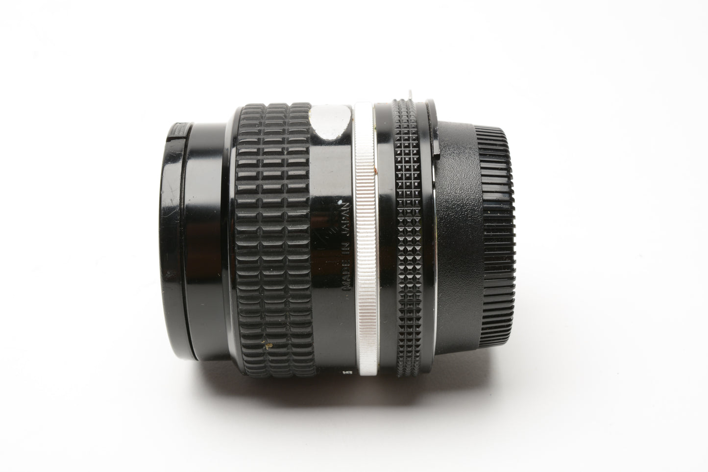 Nikon Nikkor 85mm f2 AI-S prime lens w/Caps, Sharp!