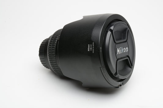 Nikon AF-S Nikkor 17-55mm f2.8G ED DX zoom lens, caps, hood, tested, sharp!