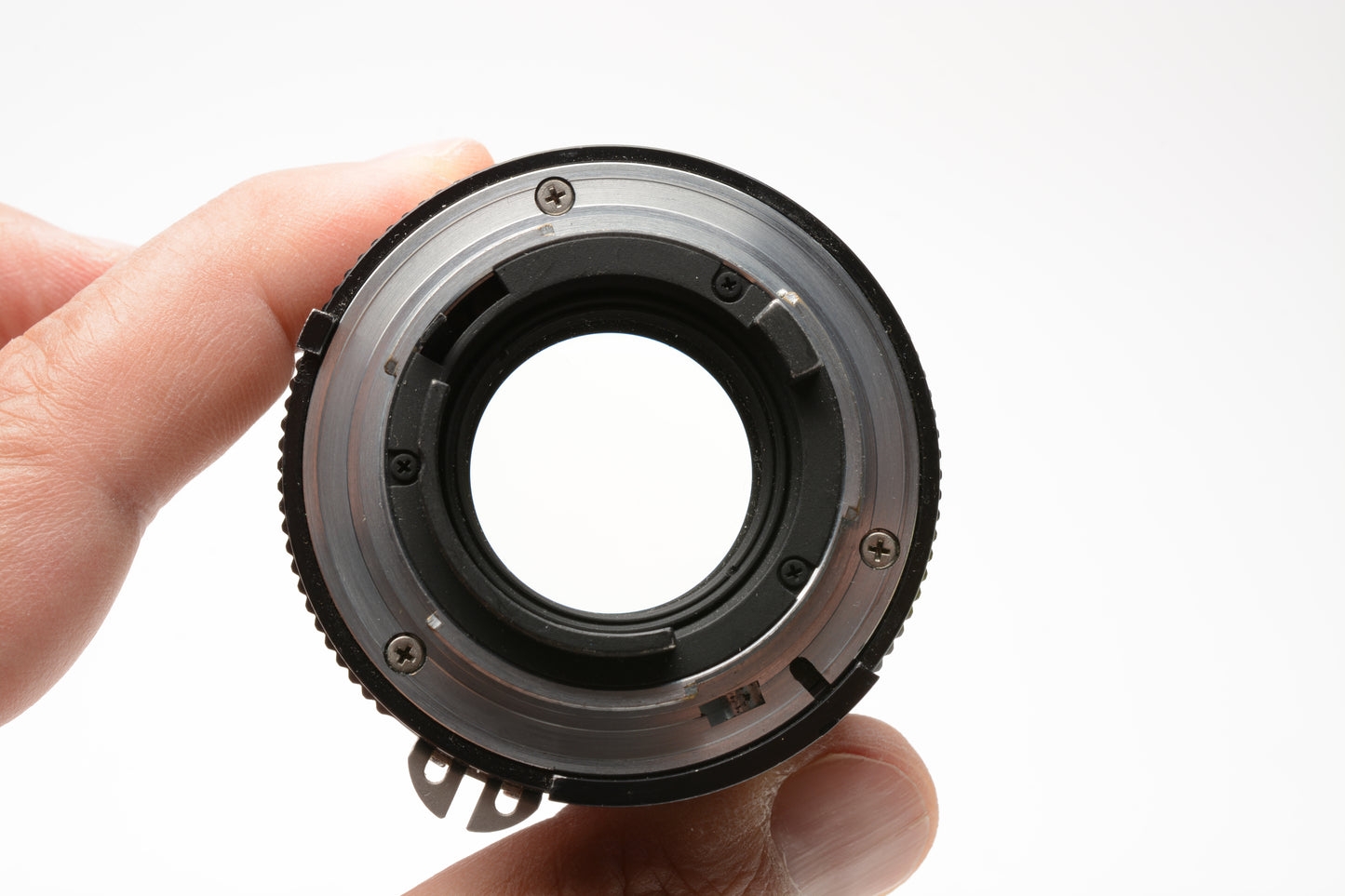 Nikon Nikkor 85mm f2 AI-S prime lens w/Caps, Sharp!