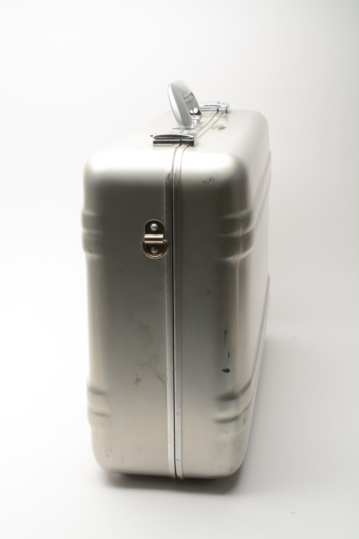 Zero Halliburton camera case ~21x13x6.5", No internal foam, Nice