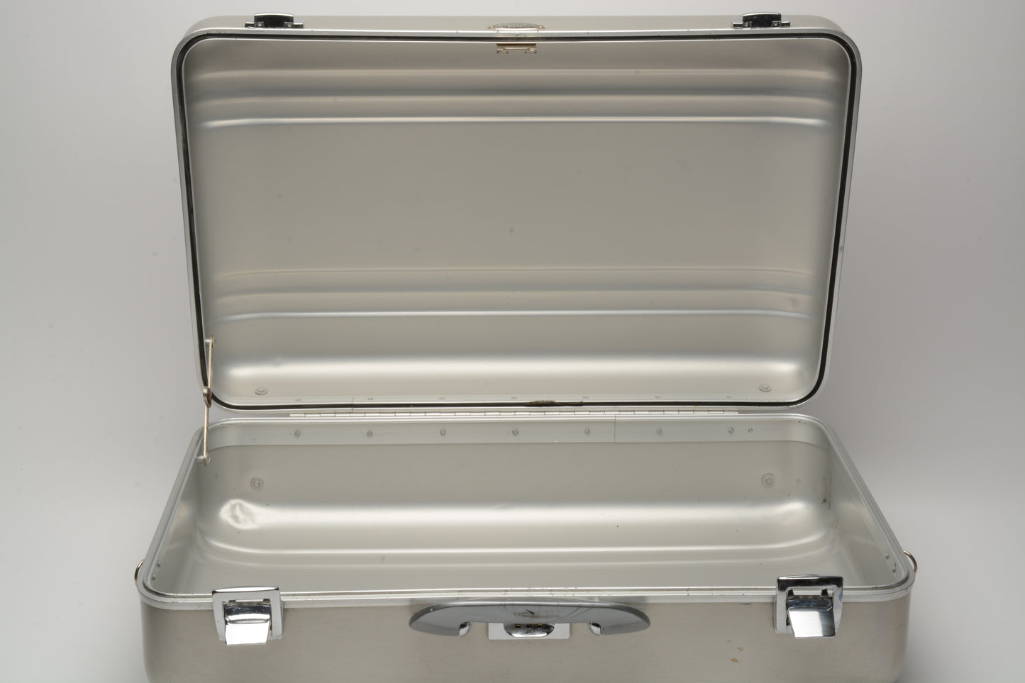 Zero Halliburton camera case ~21x13x6.5", No internal foam, Nice