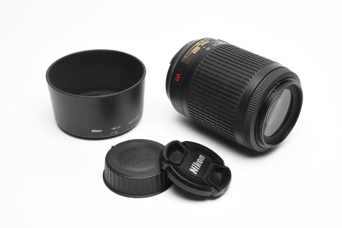 Nikon AF-S 55-200mm f4-5.6G ED DX VR, Caps, Hood, Mint-