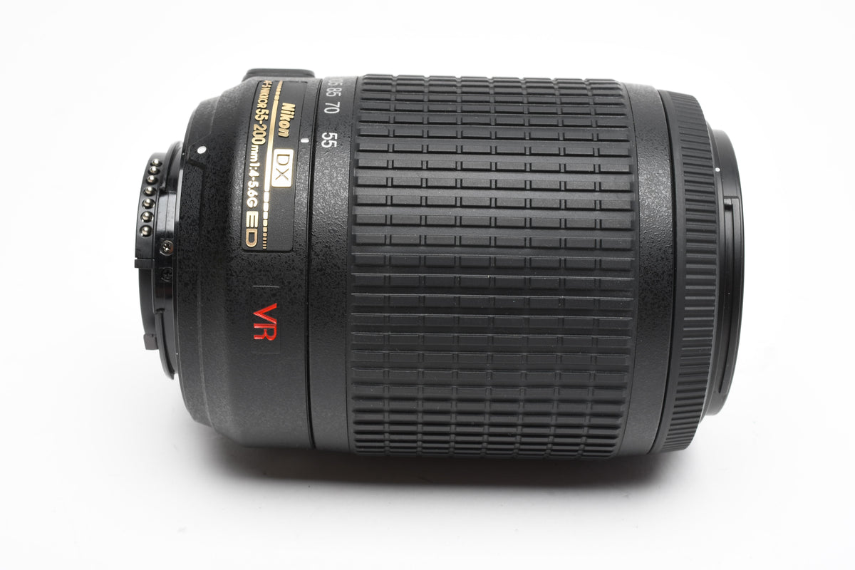 Nikon AF-S 55-200mm f4-5.6G ED DX VR, Caps, Hood, Mint-