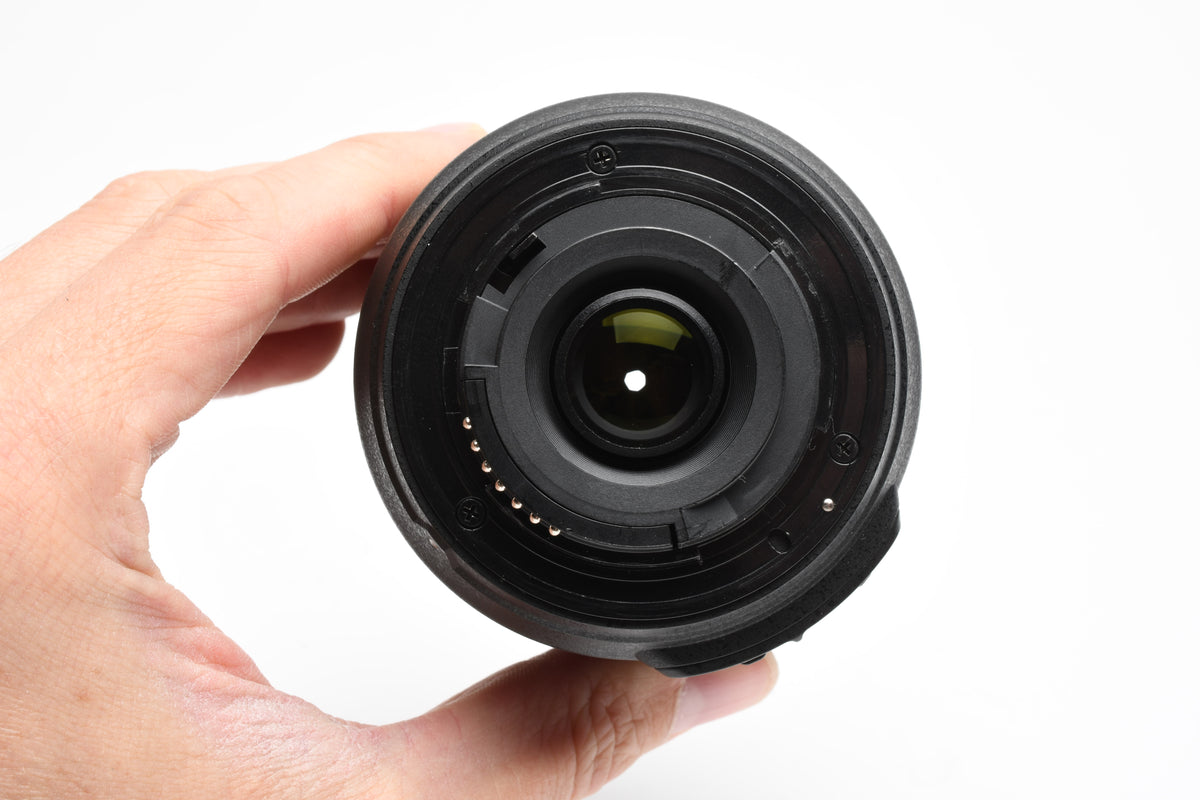 Nikon AF-S 55-200mm f4-5.6G ED DX VR, Caps, Hood, Mint-