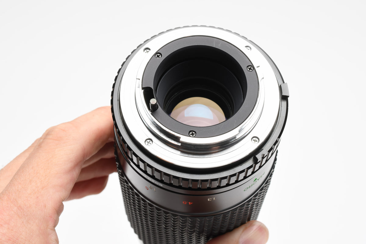 Albinar ADG  80-200mm f3.9 telephoto zoom lens Minolta MD + Caps