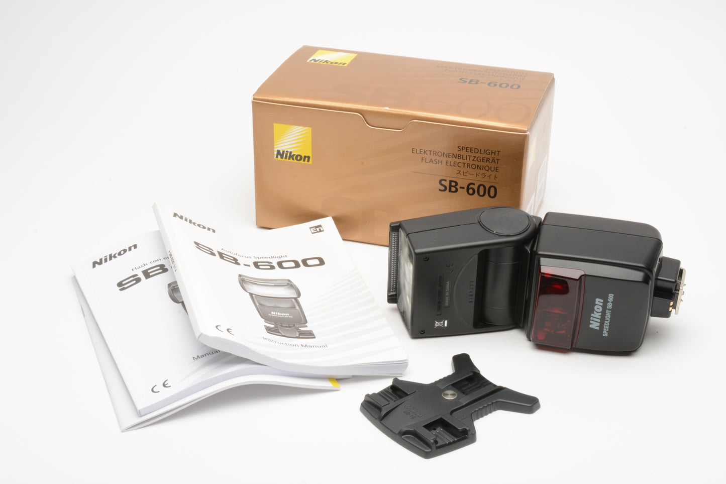 Nikon SB-600 shoe mount flash, stand, manuals, box, very clean, fully tested