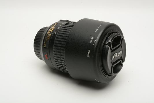 Nikon AF-S 55-200mm f4-5.6G ED VR DX, Hood, Caps, Very clean, Mint-