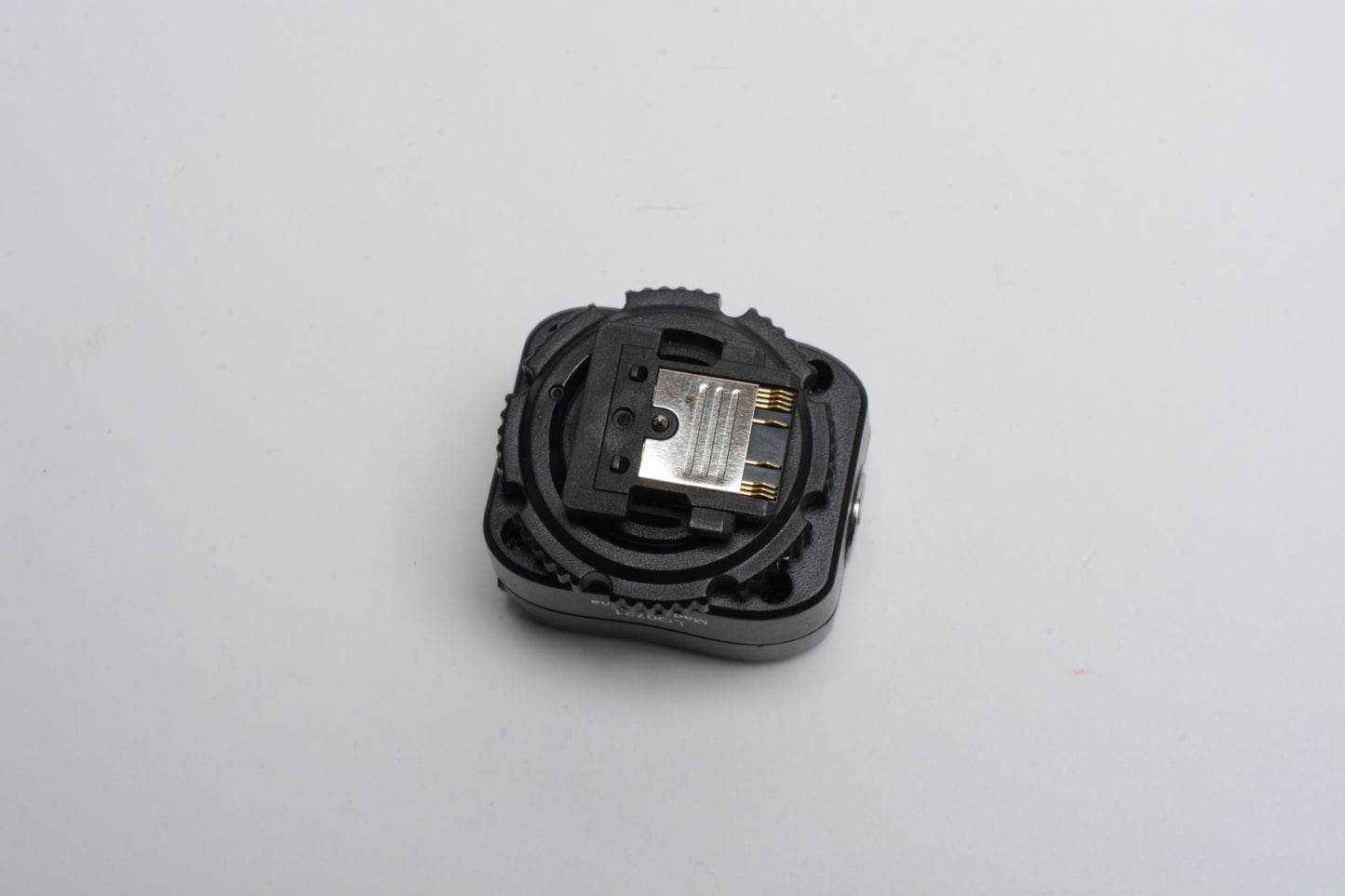 Vello HSA-SMPCS Hot Shoe Adapter w/ PC Socket for Sony Multi-Interface Shoe