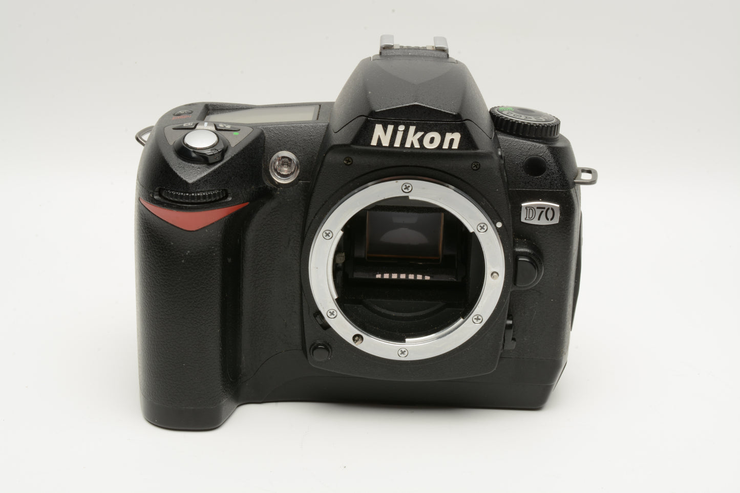 Nikon D70 DSLR body w/batt, charger, strap, 20K Acts, Tested, Works great