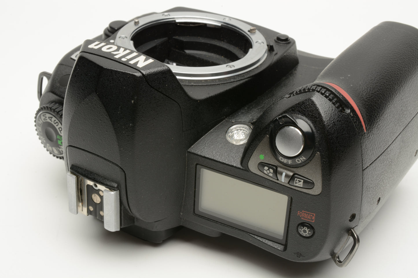 Nikon D70 DSLR body w/batt, charger, strap, 20K Acts, Tested, Works great