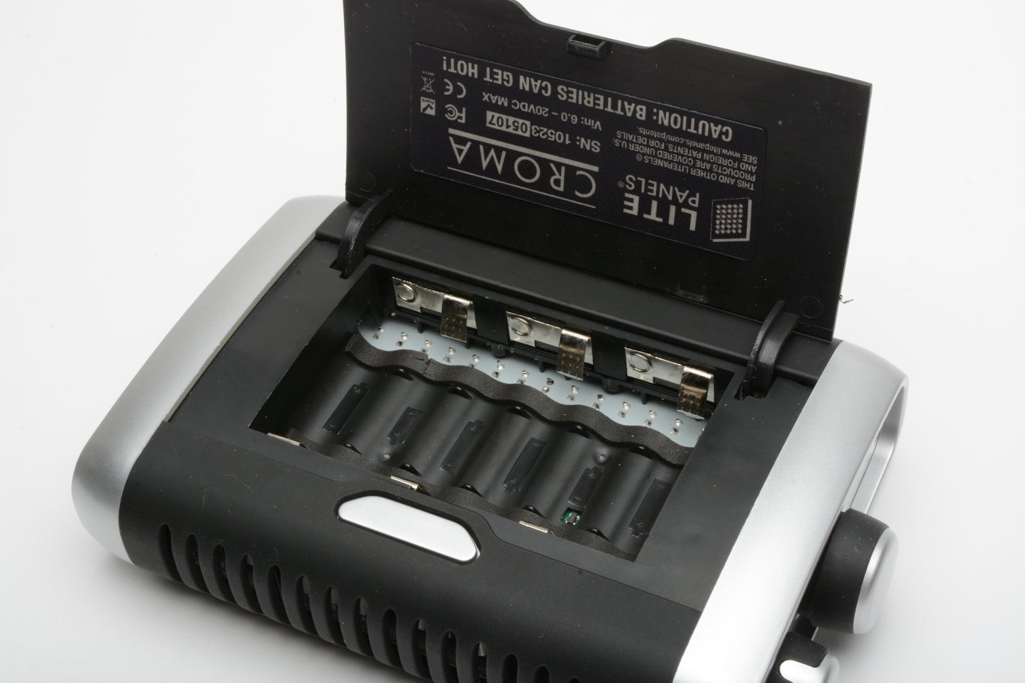 Croma Litepanel On-Camera LED Light w/adjustable color temperature, Clean