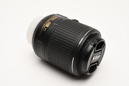 Nikon AF-S Nikkor 55-200mm F4-5.6G II ED DX VR compact zoom, *Bargain