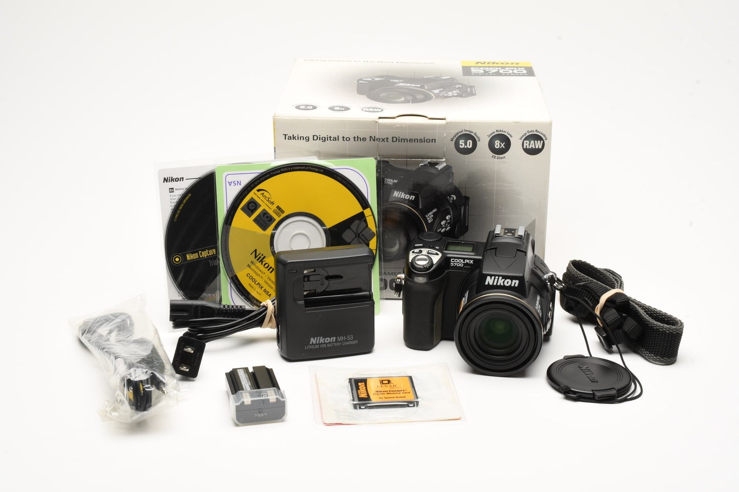 Nikon Coolpix 5700 5MP Digital Point&Shoot camera, CF, Boxed, Clean