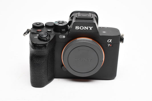 Sony A7R V Mirrorless body, 26K, batt+charger, Boxed, Good!