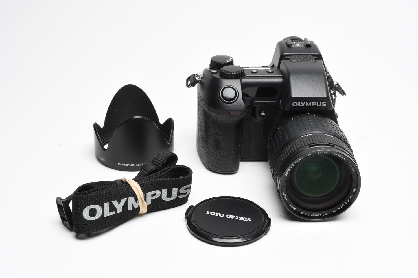 Olympus Camedia E-10 4MP Digital Point&Shoot w/Hood, strap, tested