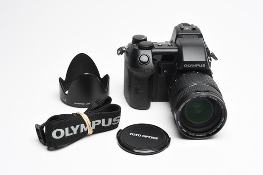 Olympus Camedia E-10 4MP Digital Point&Shoot w/Hood, strap, tested