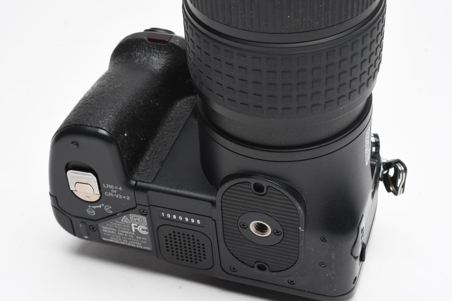 Olympus Camedia E-10 4MP Digital Point&Shoot w/Hood, strap, tested