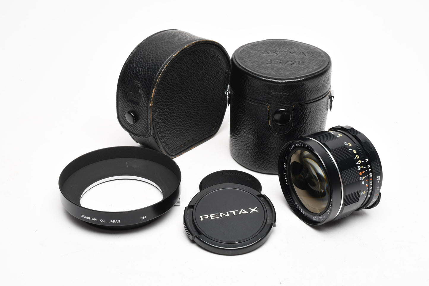 Pentax Super Takumar 28mm f3.5 "Fat" version M42 Mount lens, case, hood, caps, Mint