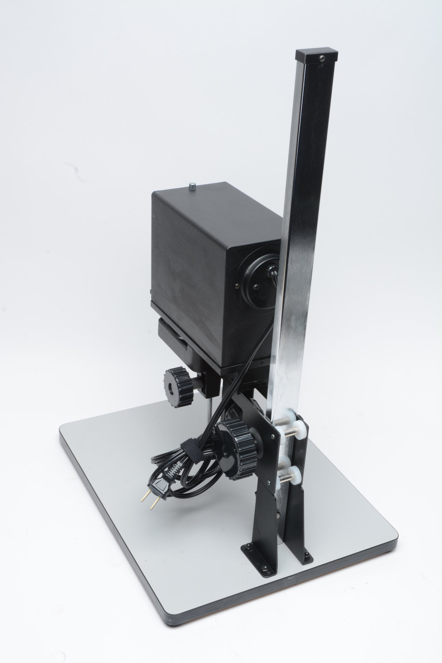LPL 3301D B&W Condenser Enlarger w/ 50mm f3.5 Lens, Clean! *Read