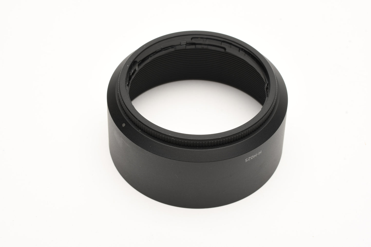 Panasonic Lumix H-H025 lens hood for 25mm F1.7 Aspherical lens, Great