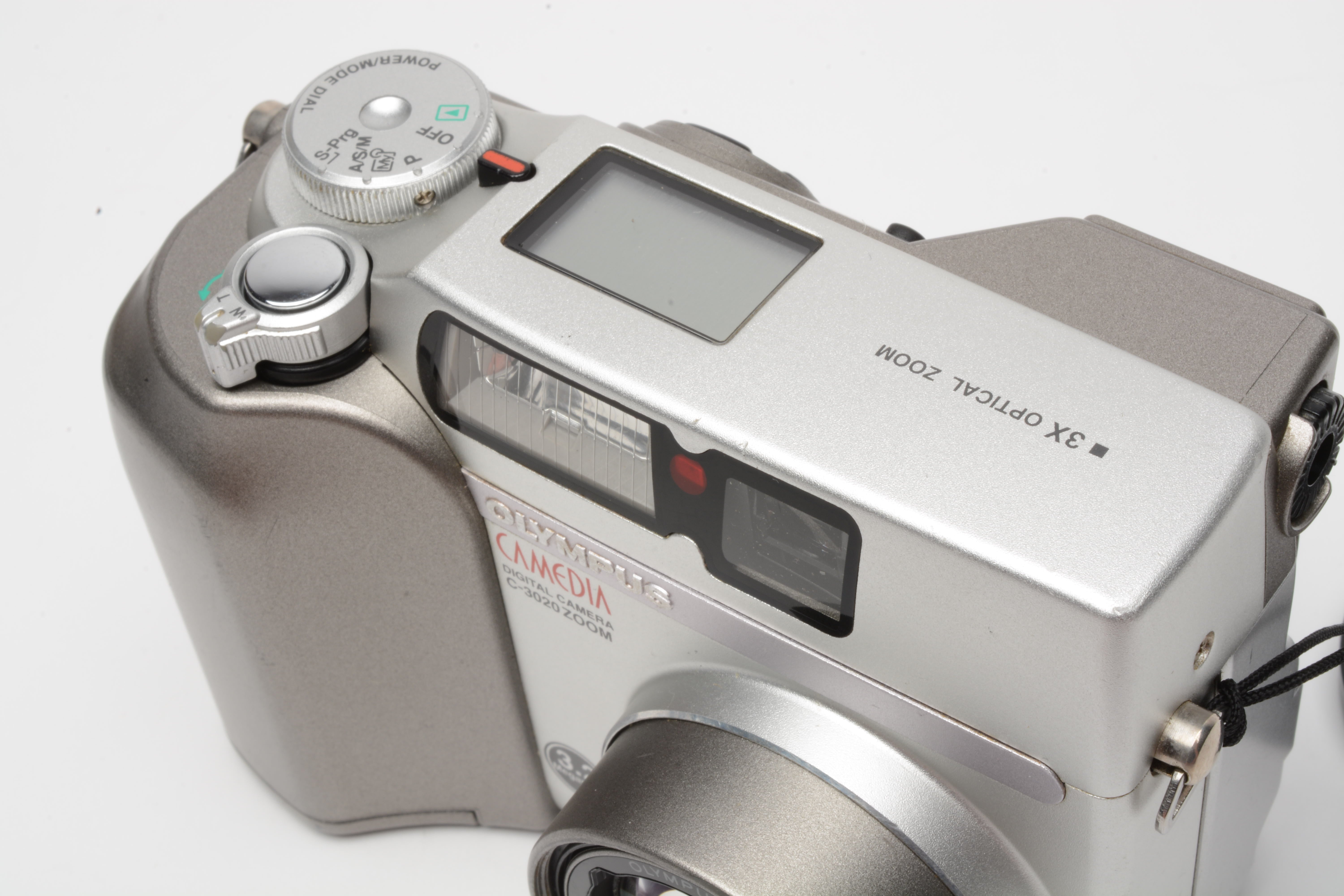 Olympus C-3020 3.2MP Camedia Digital Point&Shoot w/manual, cap