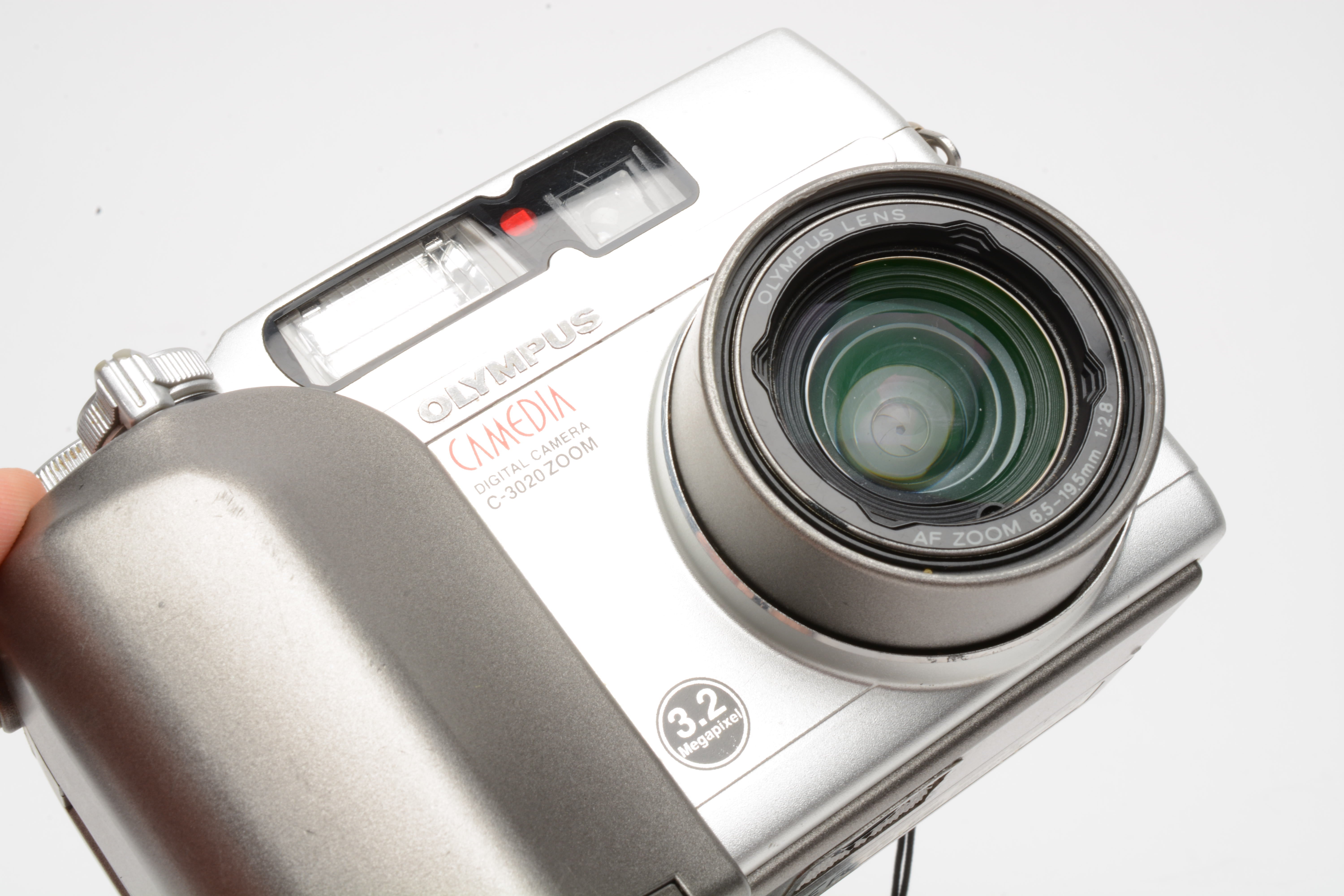 Olympus C-3020 3.2MP Camedia Digital Point&Shoot w/manual, cap