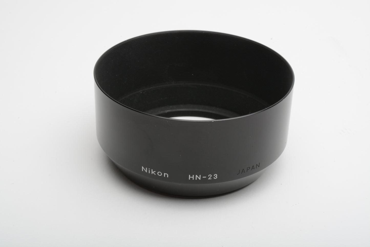 Nikon HN-23 lens hood, barely used, very clean