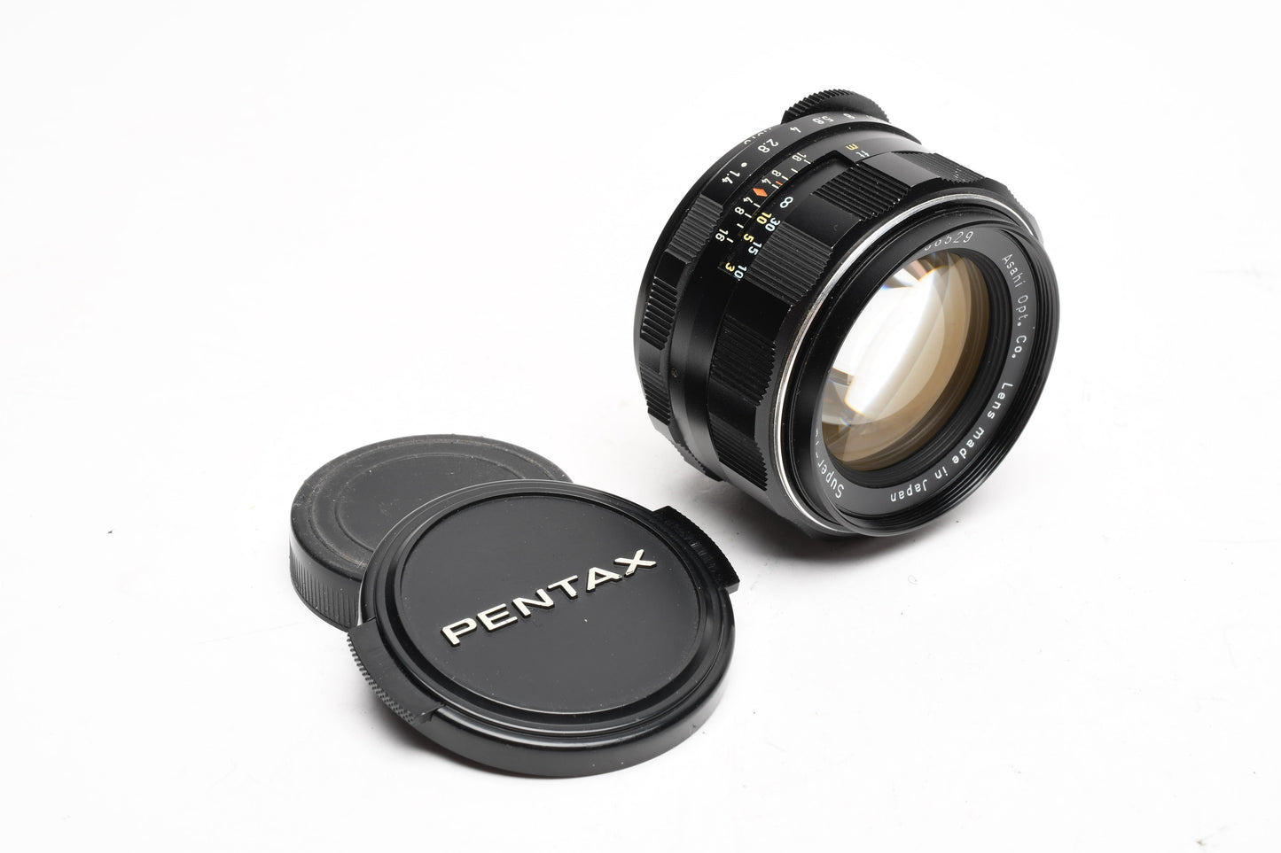 Pentax Super-Takumar 50mm f1.4 M42 mount lens, caps, Mint-
