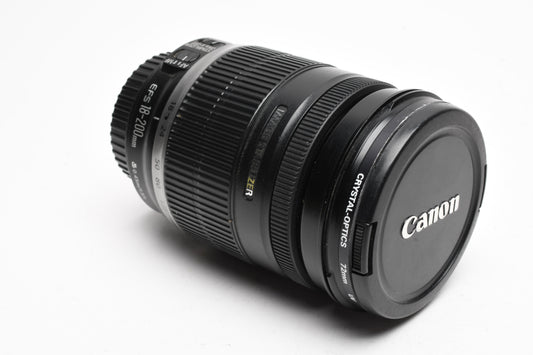 Canon EFS 18-200mm f3.5-5.6 IS zoom lens, caps, UV, Great!