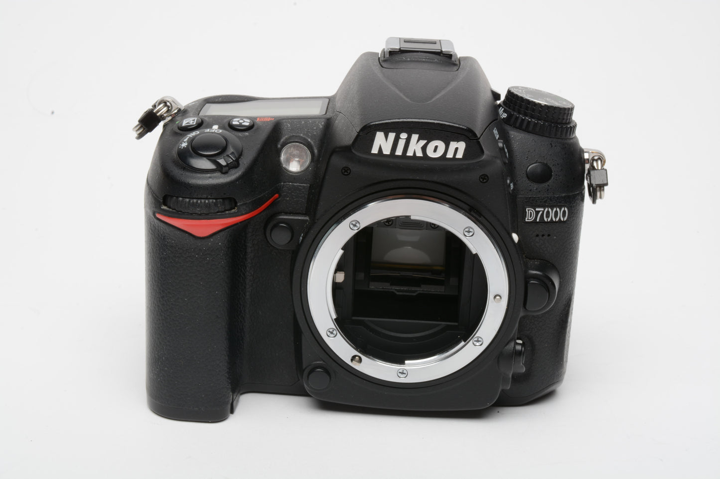 Nikon D7000 16.2MP DSLR, 2batts, charger, strap, Only 18K Acts, Tested