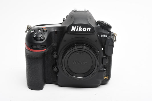 Nikon D850 DSLR Body w/2X batts+charger Only 17,489 Acts, Clean, USA