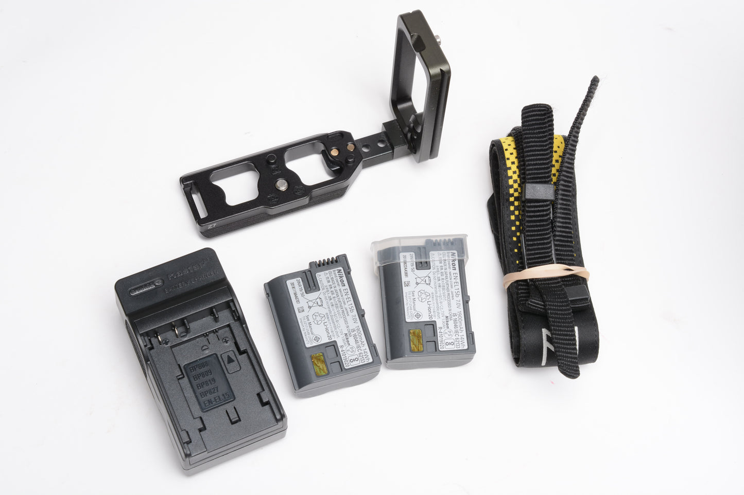 Nikon Z6 Mirrorless body, 2 batts+charger+L Grip, USA version